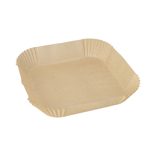Os 100 papéis de forno para fritadeiras de ar quente quadrados da PAPSTAR GmbH são papéis de forno quadrados, marrons, não branqueados com lados plissados e superfície antiaderente, ideais para fritadeiras de ar quente. Mostrado em fundo branco.