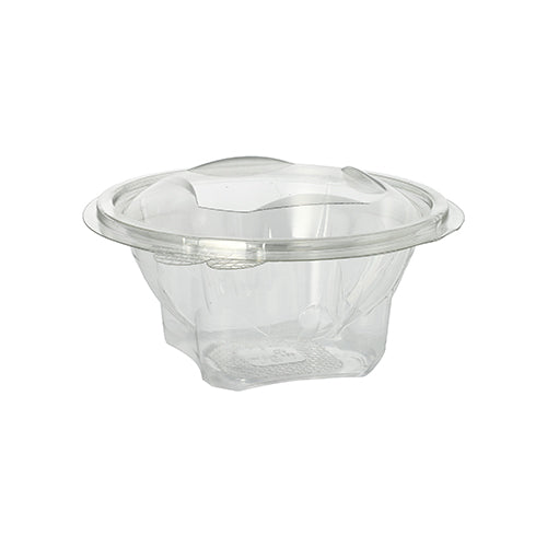 As tigelas de delicatessen e saladas Starpak 50 com tampa dobrável são recipientes transparentes e redondos de R-PET da Starpak, ideais para saladas ou sobremesas. A tigela transparente e vazia aparece sobre um fundo branco simples.