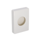 A DEISS 99301 Dispenser Hygiene Box (100x139,5x27,5 mm, branco) da EMIL DEISS KG é uma placa de parede branca e retangular com uma abertura central para condução de cabos ou armazenamento higiênico em instalações médicas. Embalagem: 25 peças.