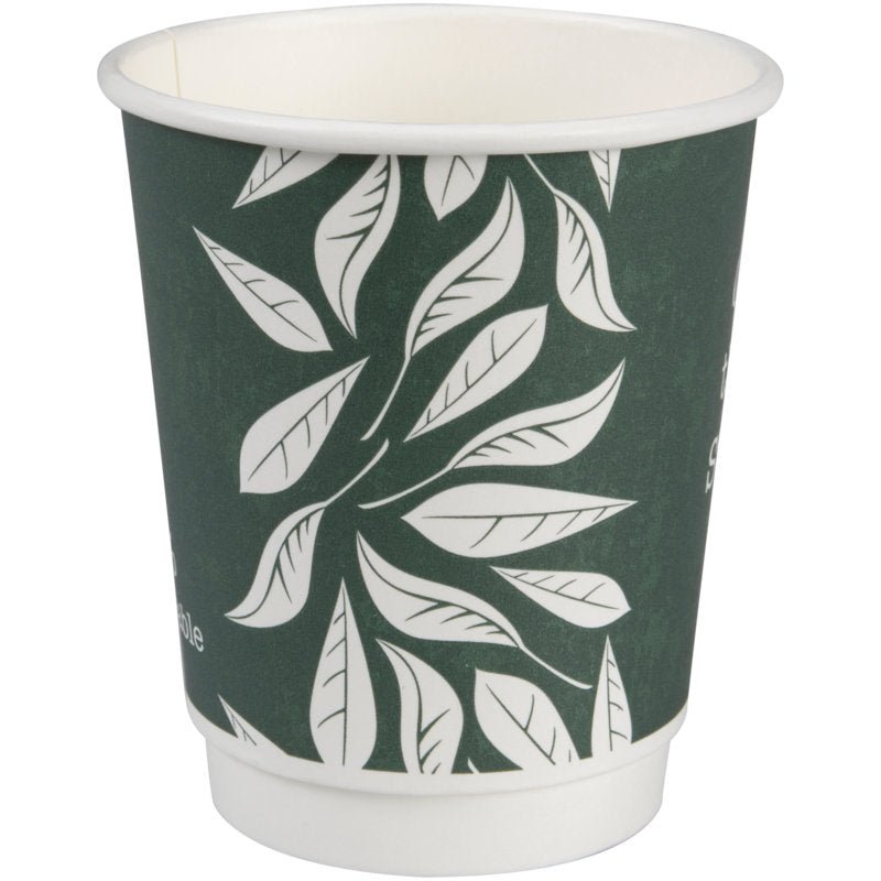 O copo de café de parede dupla Bio "Green Leaves" da Abena Re-Seller GmbH é um copo de papel verde com bordo branco e design de folhas, feito de materiais sustentáveis. O copo vazio está de pé sobre um fundo simples.