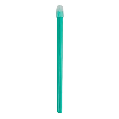 Um sugador de saliva AMPri Dental verde de plástico, com 130 mm ou 150 mm de tamanho, com uma tampa clara e azul clara em uma extremidade, está isolado sobre um fundo branco.