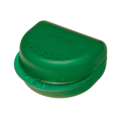 Um recipiente para aparelhos dentários AMPri feito de polipropileno para adultos em várias cores, com dimensões de 80 x 80 x 45 cm, com uma tampa dobrável e pequenos orifícios de ventilação na parte superior.