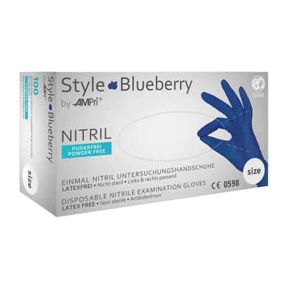 Uma caixa branca de luvas de nitrilo AMPri STYLE BLUEBERRY sem pó da MED-COMFORT com a inscrição "Style Blueberry by AMPri Handelsgesellschaft mbH" mostra uma mão enluvada de azul com um texto que indica que as luvas azul-escuras são livres de látex, não estéreis, sem pó e podem ser usadas em ambas as mãos. A caixa contém 100 luvas de exame de nitrilo.