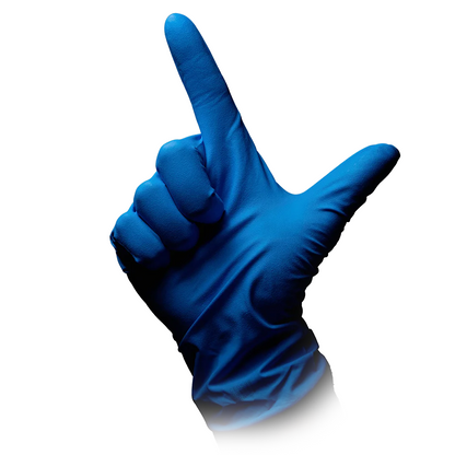 Uma mão com uma luva de proteção química AMPri SolidSafety High Risk Pro Nitril Tipo A é vista contra um fundo branco. O polegar e o indicador formam um 'L', enquanto os outros dedos estão dobrados para dentro, destacando a durabilidade destas luvas da AMPri Handelsgesellschaft mbH.