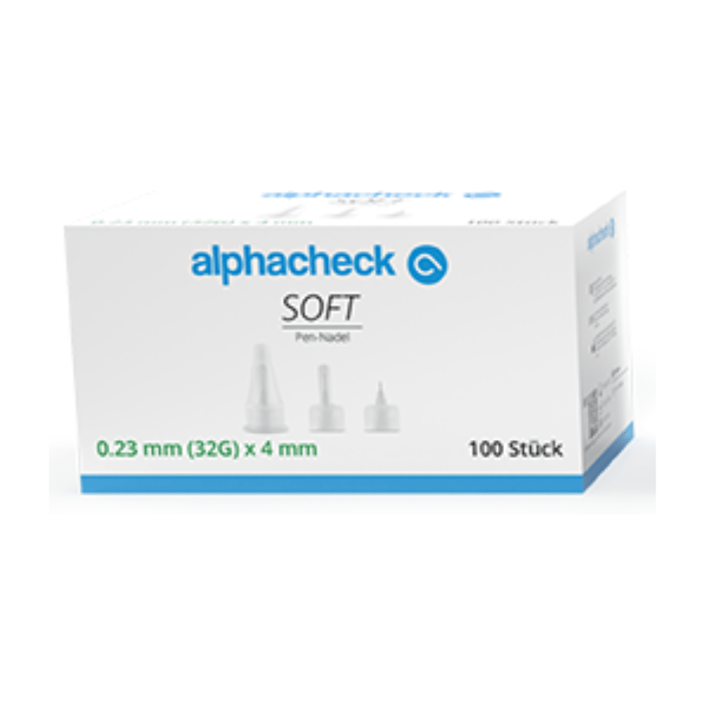 Uma caixa branca com a inscrição "Berger Med GmbH Alphacheck Soft Pen-Nadeln, verschiedene Größen, 100 Stück/Packung" contém 100 agulhas para caneta. O texto indica que as agulhas têm 0,23 mm (32G) x 4 mm e são adequadas para uma injeção de insulina confortável. A frente da caixa mostra três imagens de agulhas e texto adicional em azul e verde.