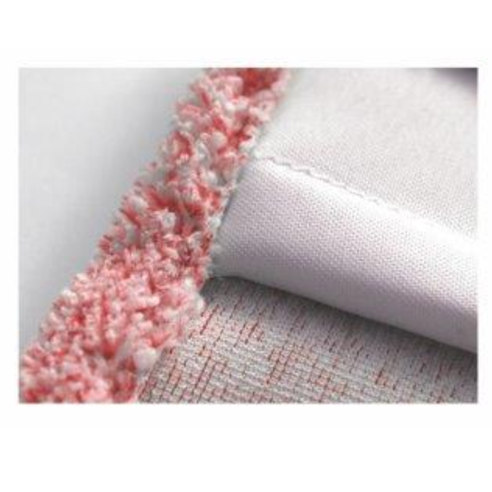 Visão aproximada do Arcora Micro Red - Fc Ohne Deckblatt da Arcora International GmbH: borda do tecido com acabamento estruturado rosa e branco, fio de microfibra para excelente absorção de sujeira, costuras brancas e uma superfície levemente tecida. A caixa contém 50 unidades.
