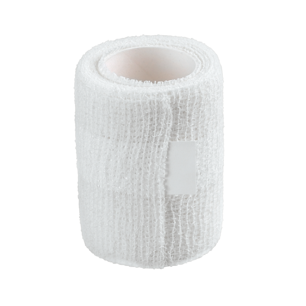 Um rolo de bandagem de fixação coesiva Askina® B. Braun, uma bandagem de gaze médica sem látex, conhecida por sua excelente compatibilidade com a pele, da B. Braun Deutschland GmbH & Co. KG, está em pé sobre um fundo branco simples. A bandagem texturizada tem uma pequena área adesiva visível perto do meio do rolo de 6 cm x 20 m.