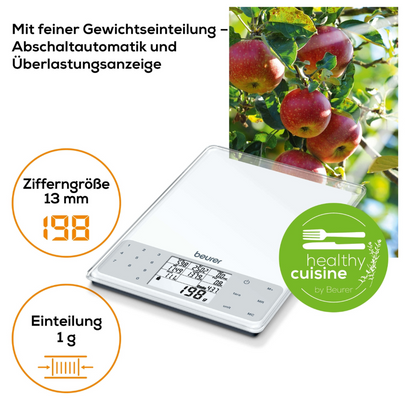 Uma balança de cozinha digital da Beurer GmbH, mais especificamente a balança de análise de nutrientes Beurer DS 61 | Embalagem (1 peça), é vista contra um fundo de tomates maduros no ramo. As funções incluem medição de peso precisa, desligamento automático, indicador de sobrecarga, visor de dígitos de 13 mm e incrementos de 1 g. O logotipo Beurer e o emblema "Healthy Cuisine" são visíveis.