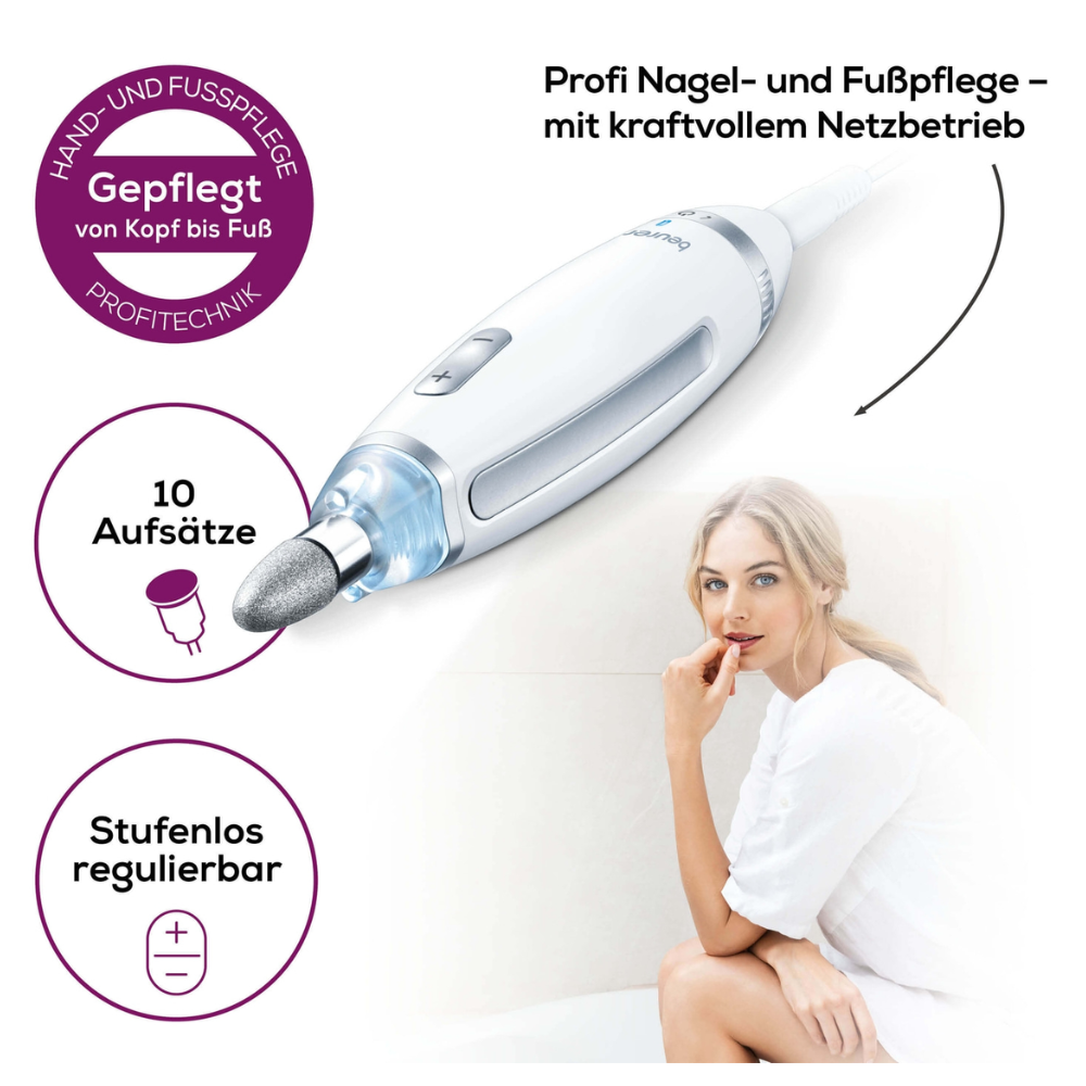 Abgebildet ist ein Beurer MP 62 Manicure/Pedicure set | Embalagem (1 peça) de Beurer GmbH com cabo branco, cabeça de lixa acoplada e luz LED integrada. O texto alemão destaca as funcionalidades, incluindo 10 acessórios, ajuste contínuo e operação potente com fonte de alimentação. Uma mulher em traje branco está sentada e toca sua bochecha.