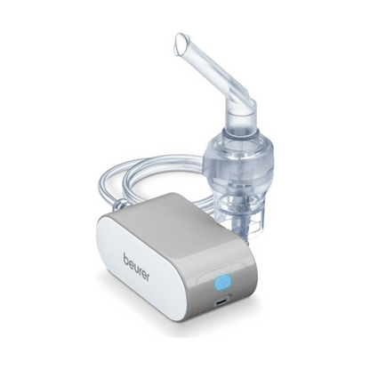 O artigo descontinuado: Beurer pequeno inalador IH 58 da Beurer GmbH é um nebulizador portátil com máscara transparente, tubo, base compacta branco-cinza e estação de carregamento USB - perfeito para o gerenciamento de asma ou doenças respiratórias.