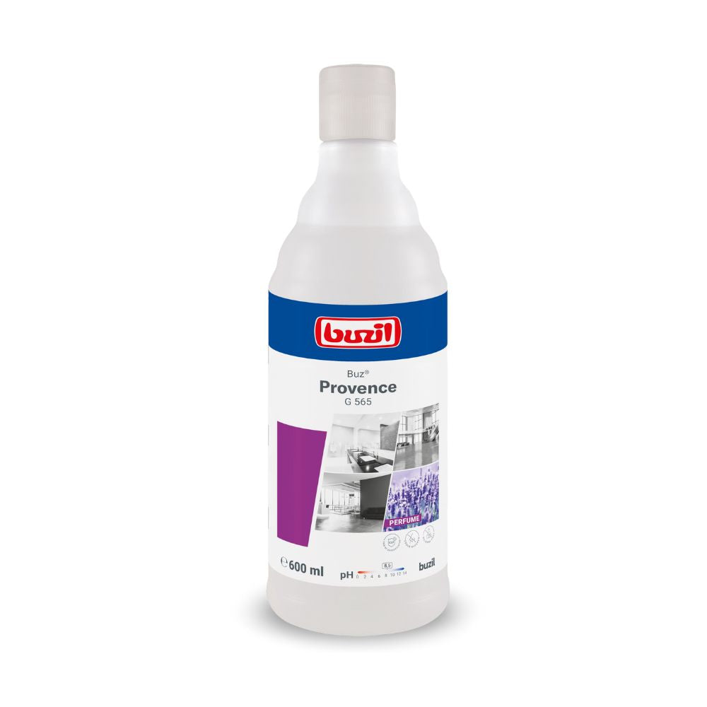 Uma garrafa de 600 ml de spray ambiental pronto para uso Buzil Air Provence G 565 da BUZIL-WERK Wagner GmbH & Co. KG, equipada com um rótulo branco-azul com o logotipo da marca, o nome do produto e imagens de interiores limpos.