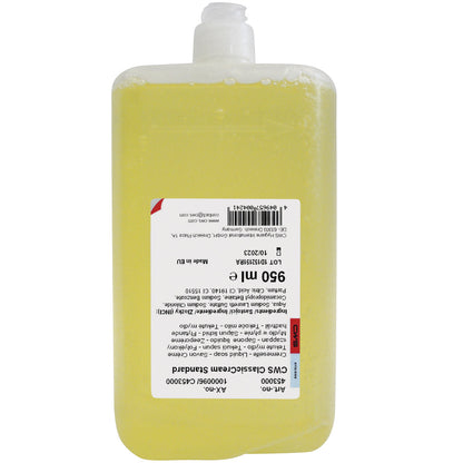 Uma garrafa de plástico CWS transparente e retangular (950 ml) está cheia de creme de sabão amarelo de alta qualidade. Na garrafa invertida, há um rótulo branco e vermelho com informações em vários idiomas. Desfrute de uma sensação agradável na pele a cada aplicação.