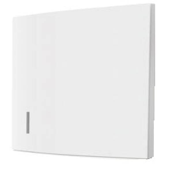 O painel frontal CWS para dispensador de toalhas de papel dobráveis Paper Slim é um painel simples, retangular e branco com uma pequena ranhura vertical no canto inferior esquerdo, mostrado de uma perspectiva inclinada.
