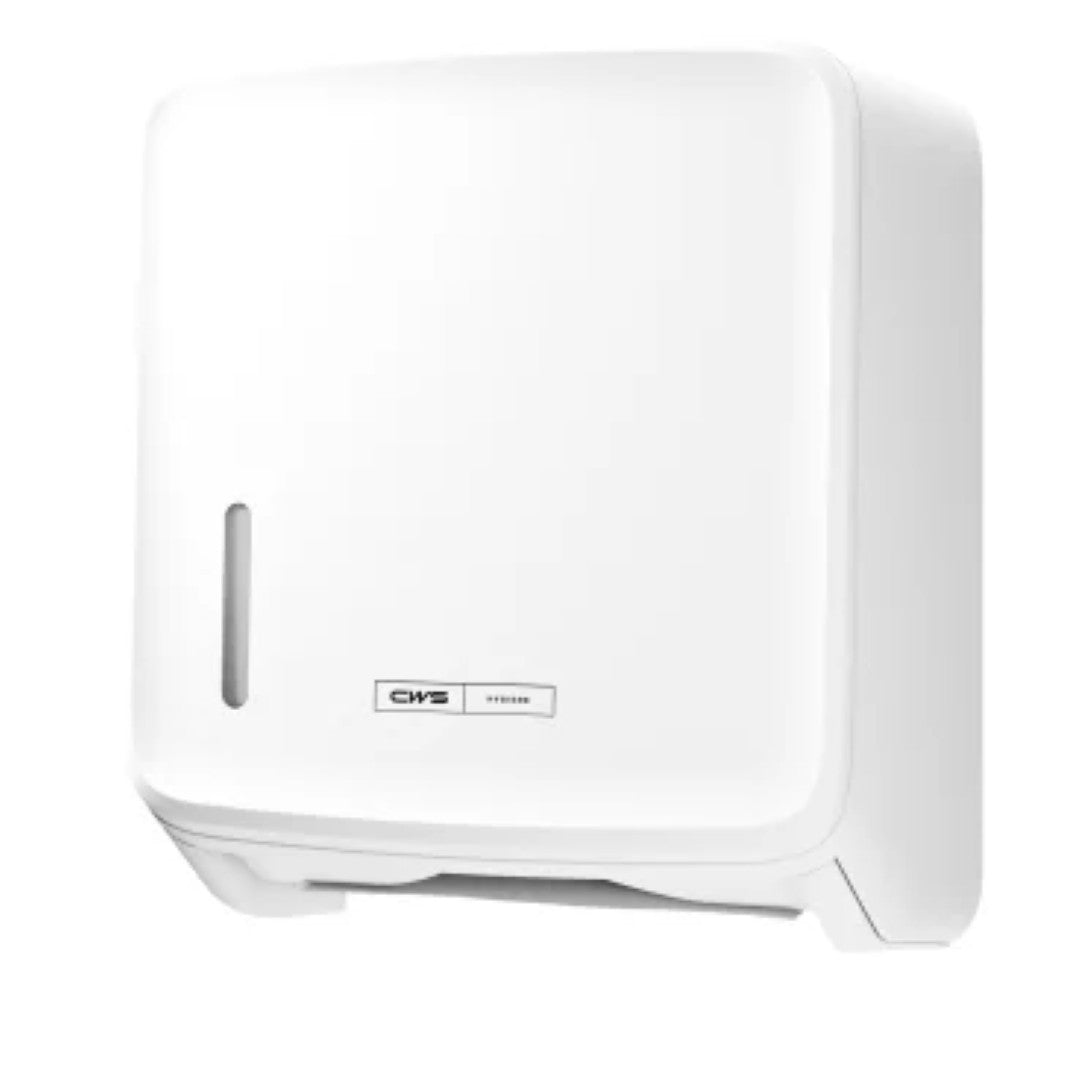 O dispensador de papel dobrável CWS PureLine | Embalagem (1 peça) da CWS é um dispensador branco montado na parede com janela frontal e ranhura inferior, que garante armazenamento higiênico e aparência moderna.