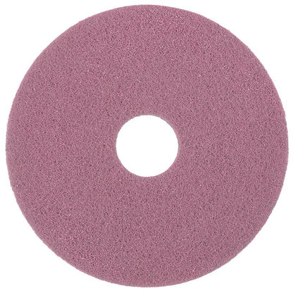 A Diversey Twister Pad Pink para pavimentos de vinil da Diversey Deutschland GmbH & Co. OHG é um disco de limpeza redondo, rosa, com superfície texturizada e buraco central, desenvolvido para a limpeza eficaz de pavimentos de vinil. Representado em fundo branco.