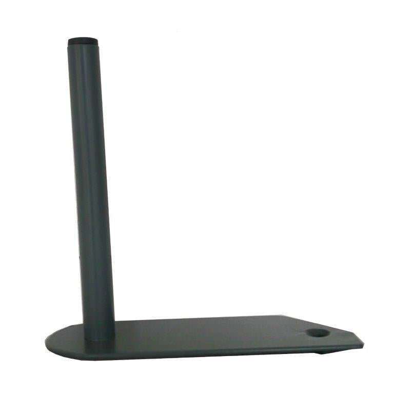 O suporte de rolos Diversey Protect Trolley da Diversey Deutschland GmbH & Co. OHG é um suporte de metal preto para acomodar rolos de pano de limpeza. Consiste em uma haste cilíndrica vertical sobre uma base retangular plana com uma cavidade circular em um canto.