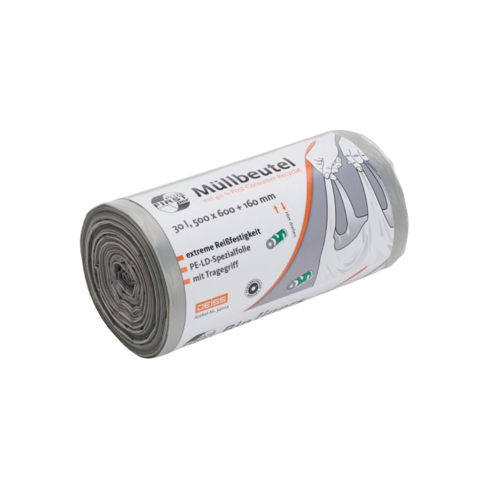 É ilustrado um rolo de sacos de lixo DEISS First Plus Pcr de 30 litros, 34044 com alças e a inscrição "Müllbeutel". Estes sacos oferecidos por EMIL DEISS KG (GmbH + Co.) são feitos de LDPE e têm uma capacidade de 30 litros. Destacam-se pela alta resistência ao rasgo e medem 500 x 600 + 160 mm. Oferecem durabilidade e conforto para o uso diário.
