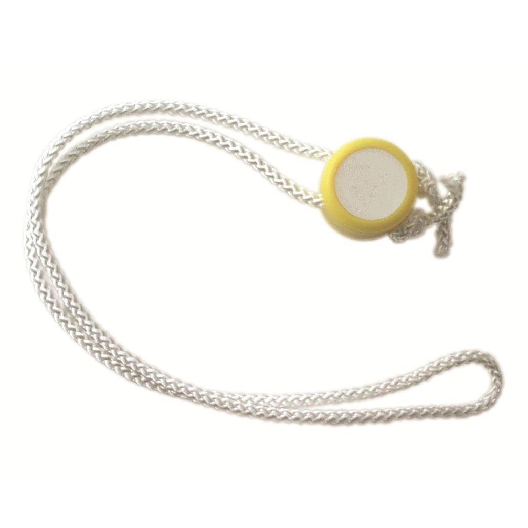 O botão de fecho Novocal | Embalagem (1 peça) da Novocal é um cordão branco trançado com uma peça circular de plástico amarela e branca, ilustrada sobre um fundo branco simples.