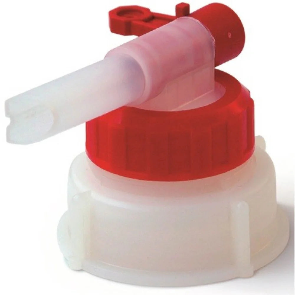 A torneira do recipiente Dr. Schumacher (1 peça) da Dr. Schumacher GmbH possui uma tampa de rosca vermelha, uma base de rosca branca e um bico transparente e inclinado com ranhuras para facilitar o enchimento de líquidos do recipiente.