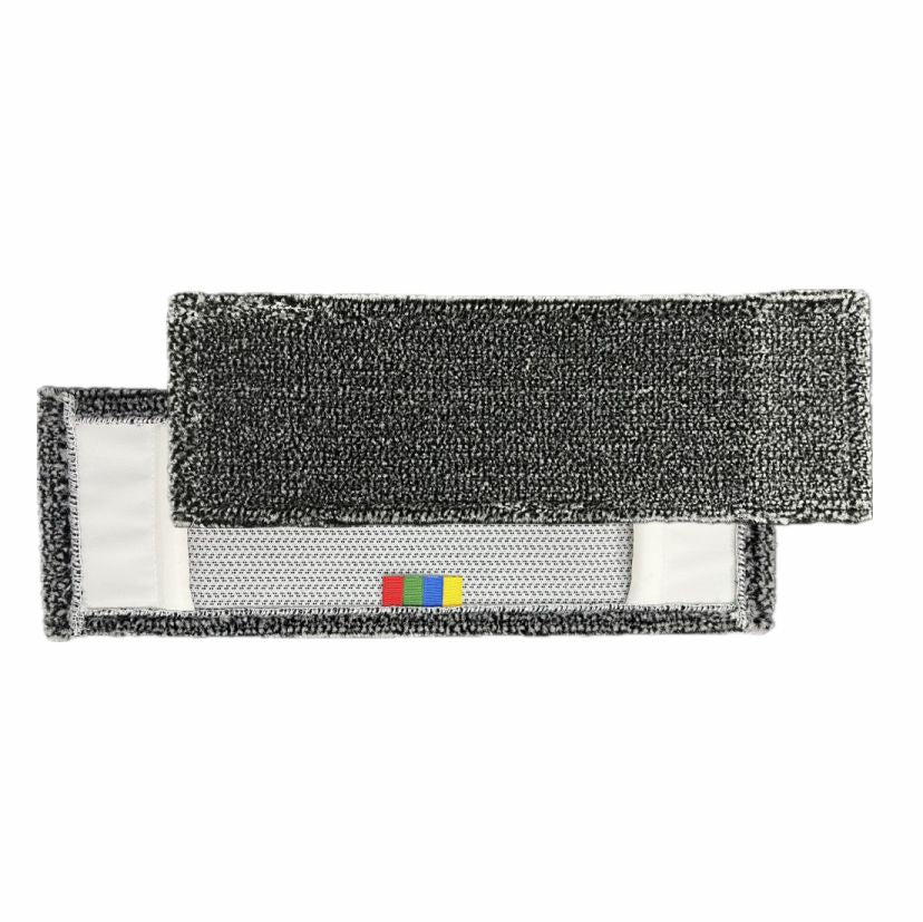 Um Arcora Excellent Scrub-Igel 2.0 Fc-Mop retangular cinza da Arcora International GmbH está em exibição: um pad com uma rede branca no meio e quatro quadrados codificados por cores está plano, enquanto outro está parcialmente sobre ele.