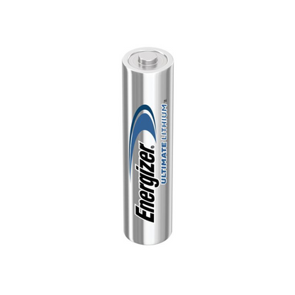 Uma única pilha Energizer Ultimate Lithium Micro, LR03 AAA | Pacote (10 unidades) está em pé e apresenta seu elegante acabamento metálico prateado. O logotipo da marca está destacado em preto e azul na lateral. Esta pilha AAA é ideal para aplicações de alta tecnologia e garante desempenho duradouro e confiabilidade.