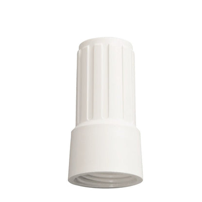 A PORCA DE SOBREPÔR PARA ADAPTADOR E1100019 da Haug Bürsten KG é um conector de plástico branco com ranhuras verticais, que está em pé sobre um fundo branco simples, ideal para a criação de uma conexão robusta.