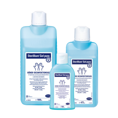 Três garrafas de Hartmann Sterillium® Gel pure gel desinfetante para as mãos em diferentes tamanhos. A maior garrafa contém 1000 ml, seguida por uma de 475 ml e a menor de 100 ml. Marca: Paul Hartmann AG