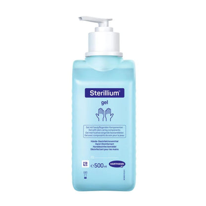 Na imagem está um frasco de bomba de 500 ml com gel desinfetante para mãos Hartmann Sterillium® da Paul Hartmann AG. O frasco azul-claro com rótulo branco contém texto em alemão e francês para "desinfecção higiénica das mãos" e exibe o nome da marca, bem como um par de mãos acima do texto.