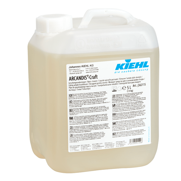 Um recipiente translúcido de 5 litros de detergente para louça Kiehl ARCANDIS-Craft da Johannes Kiehl KG com tampa de rosca branca e rótulo de produto, adequado para máquinas de lavar louça comerciais na gastronomia; entregue em caixa com 2 garrafas.
