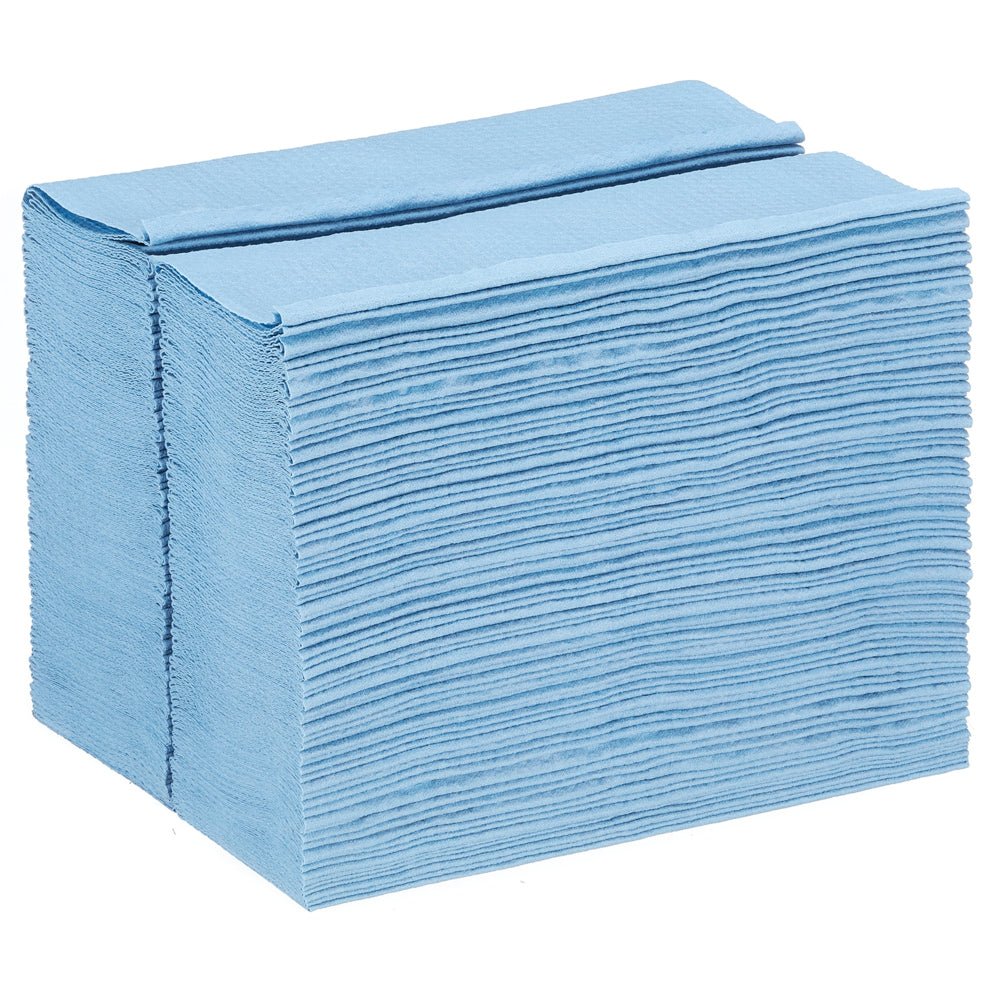 Uma pilha ordenada de panos de limpeza azuis WypAll® X80 PowerClean da Kimberly-Clark GmbH, dispostos em um bloco retangular da caixa BRAG™ (Azul Aço, 1 caixa x 160 folhas).