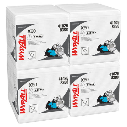 Quatro sacos WypAll® X80 PowerClean dobrados em quarto Branco da Kimberly-Clark GmbH (4 x 50 toalhetes, caixa) estão empilhados em duas filas. Cada embalagem está rotulada com informações sobre o produto - ideal para a limpeza industrial.