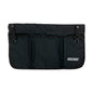 A Arcora Multi Tool Belt Bolsa de Trabalho de Cintura Com Cinto Preto da Arcora International GmbH é uma bolsa de tecido preta com três bolsos frontais, duas alças ajustáveis na parte superior e a impressão "ARCORA" em branco no canto inferior direito.