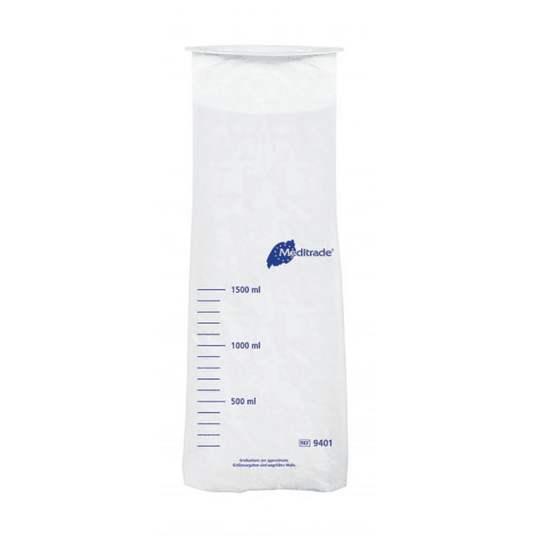 Um copo medidor transparente de polietileno, com marcações graduadas azuis e o logótipo azul «Meditrade GmbH», que indica capacidades de volume entre 500 ml e 1500 ml.