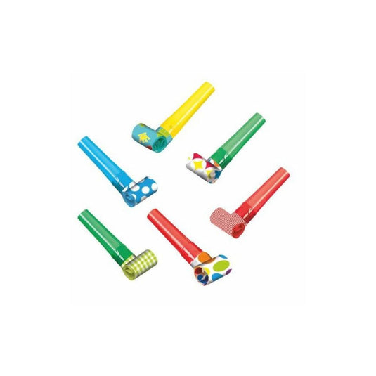 Um conjunto colorido com seis PAPSTAR 6 línguas de sogra da PAPSTAR GmbH apresenta designs únicos – listras, bolinhas, cores vibrantes em vermelho, azul, verde e amarelo. Ideal para uma festa de aniversário infantil, conferem um toque festivo sobre o fundo branco.