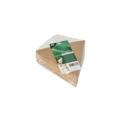 Um conjunto de PAPSTAR "pure" cones de batatas fritas com canto para molho, feitos de recursos renováveis, está embalado em um filme plástico transparente. A embalagem possui um rótulo verde com informações do produto e código de barras. Os recipientes ToGo triangulares marrom/branco têm medidas de 19,5 cm x 16,5 cm e comportam até 100 g.