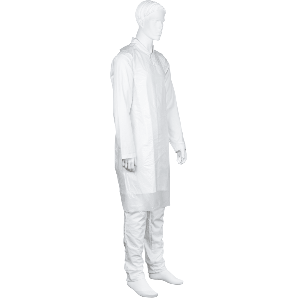Um manequim branco veste um avental descartável Abena Re-Seller GmbH, bloqueado, 75x125 cm, 18 my LDPE, branco (50 peças) sobre uma camisa branca, calças e coberturas de sapato diante de um fundo branco sólido.