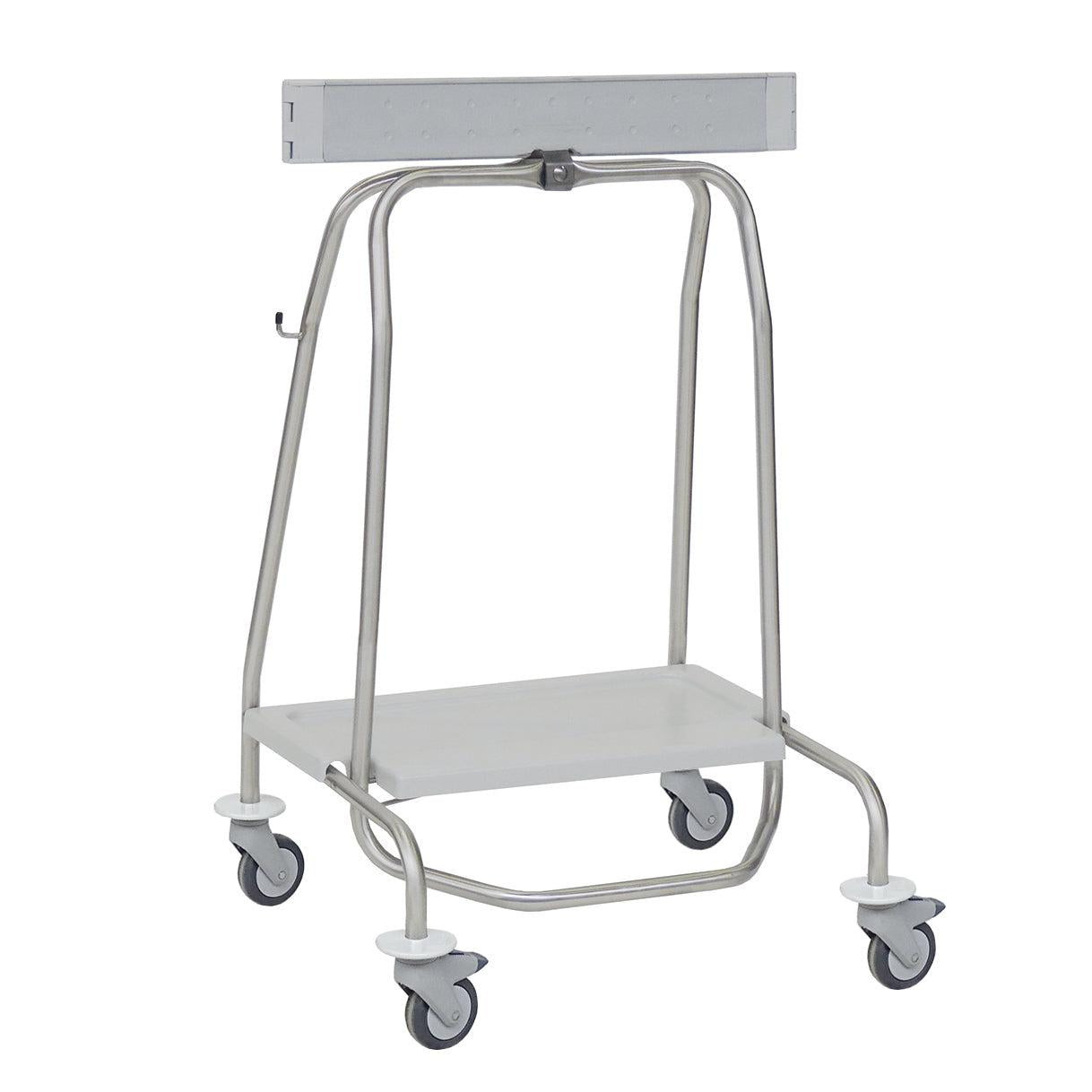 Der Novocal Abfallsammler "Genius" verfügt über einen Metallrohrrahmen, 4 Räder, eine flache untere Ablage, eine obere rechteckige Stange, seitliche Haken und ein Pedal für 40-Liter-Beutel (Klemmring). Geeignet für den medizinischen Gebrauch.