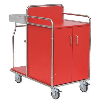 O carrinho de estação Novocal em aço inoxidável soldado possui duas portas de armário, quatro rodízios, uma placa de cobertura plana, alças de metal e um recipiente lateral - ideal para instalações médicas.