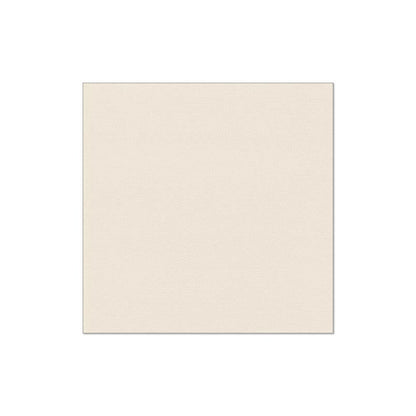 Contra um fundo branco, é apresentada uma tela quadrada simples em um tom creme que lembra uma peça elegante da PAPSTAR "ROYAL Collection" guardanapos da PAPSTAR GmbH.