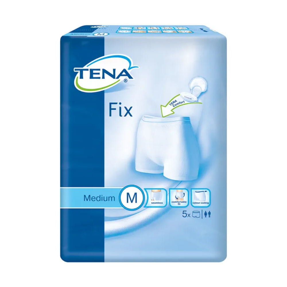 Uma imagem da embalagem das cuecas fixadoras de incontinência TENA Fix da TENA - Essity Germany GmbH em azul e branco mostra cuecas brancas no estilo slip com a inscrição "Medium M". O design destaca a lavabilidade, o conforto e a proteção contra vazamentos e indica um conjunto de cinco itens, projetados para proteção máxima.