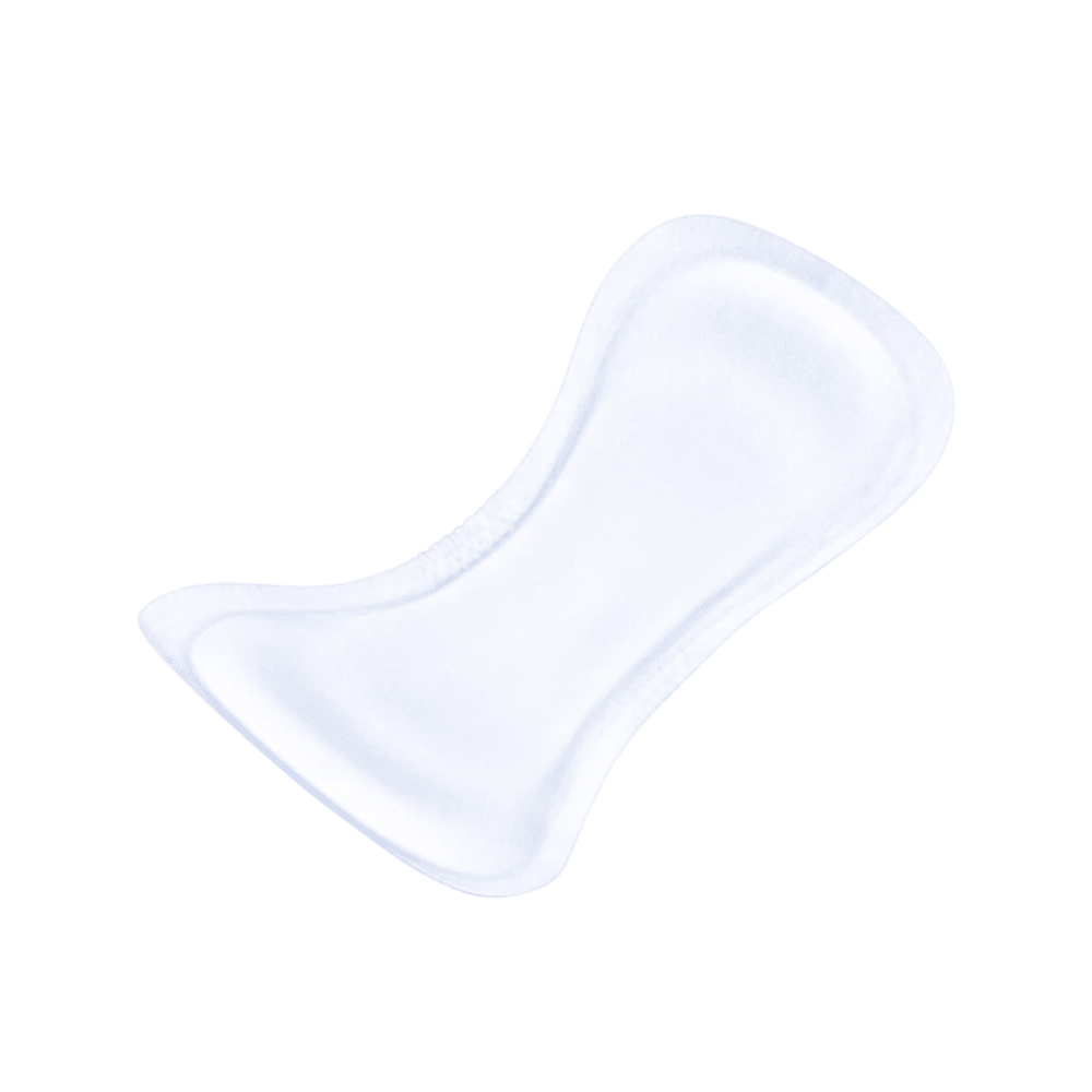 Uma imagem aproximada de um protetor de incontinência branco e curvado da TENA Lady Super Inkontinenzvorlage | Packung (30 Stück) da TENA – Essity Germany GmbH diante de um fundo monocromático.