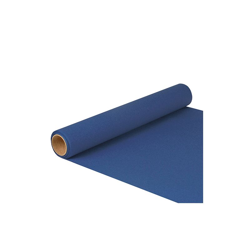 Um rolo do PAPSTAR caminho de mesa de papel "ROYAL Collection" em azul escuro, parcialmente desenrolado sobre um fundo branco, mostra sua textura suave e o elegante núcleo cilíndrico de papelão. Este produto é certificado FSC® e mede 5 m x 40 cm, da PAPSTAR GmbH.
