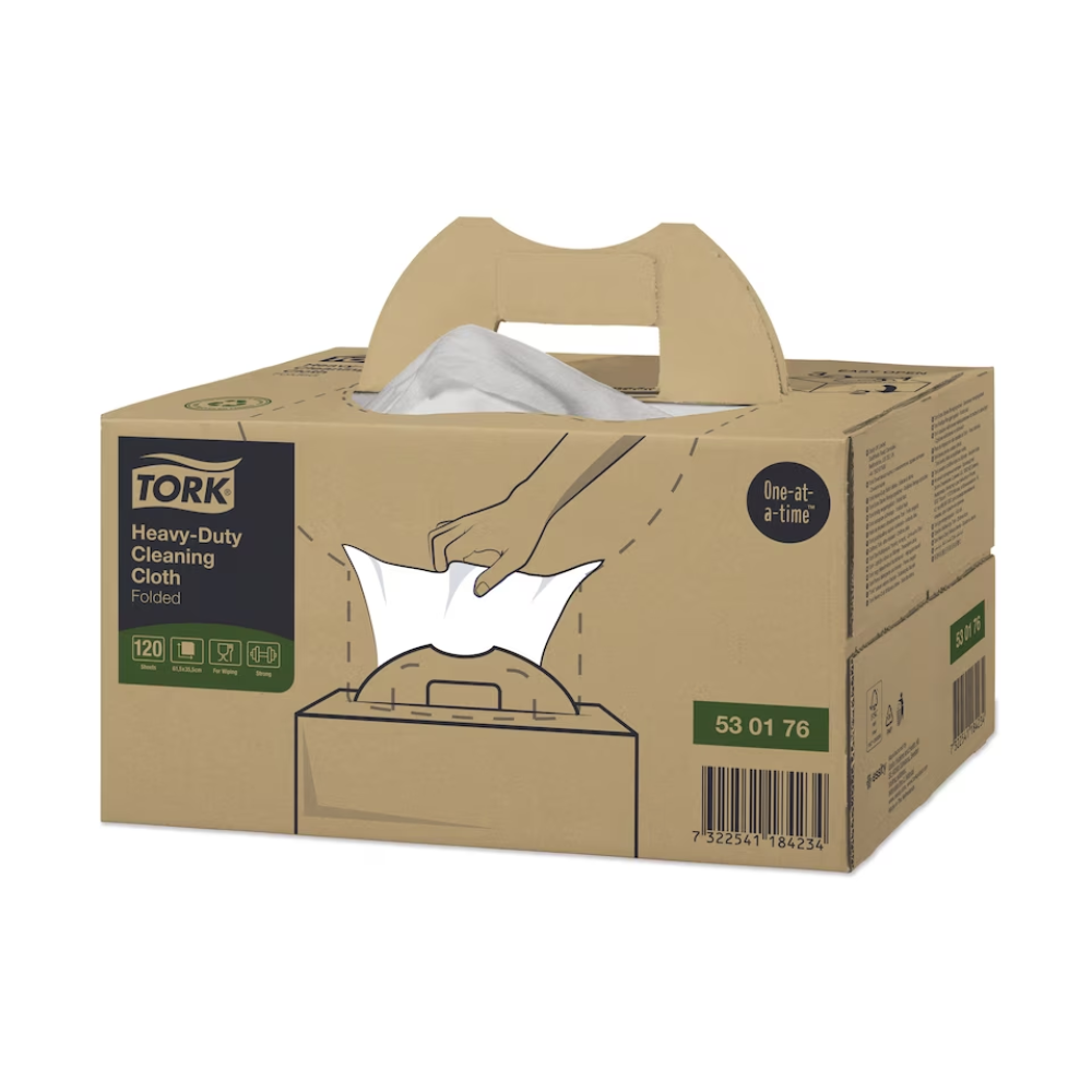 Em uma caixa da TORK - Essity com a inscrição "Tork 530176 Panos de Limpeza Extra-Fortes Premium W7", vê-se uma mão a puxar um pano. Dentro, encontram-se 120 panos dobrados com a inscrição "Individuais", que devem reduzir o consumo de solventes.