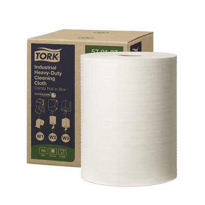 Um grande rolo de Tork 570137 Extra Forte Panos de Limpeza Industrial W1 W2 W3 1-camada, ideal para trabalhos de desengorduramento, está em frente à sua embalagem de cartão. A caixa da TORK – Essity Professional Hygiene Germany GmbH mostra imagens e etiquetas que destacam o uso versátil destes panos de limpeza reutilizáveis.