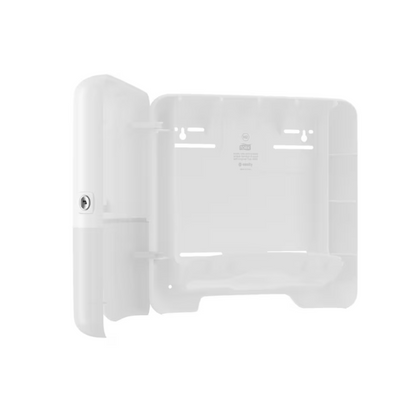 Um suporte de plástico branco montado na parede com design frontal aberto, compartimentos e mecanismo de travamento lateral. Ideal para organizar pequenos itens, como o Tork Xpress® 552100 Mini Dispensador para Toalhas Multifold Elevation H2 da TORK – Essity Professional Hygiene Germany GmbH em um banheiro ou escritório, garantindo sempre uma distribuição ordenada de folhas únicas.