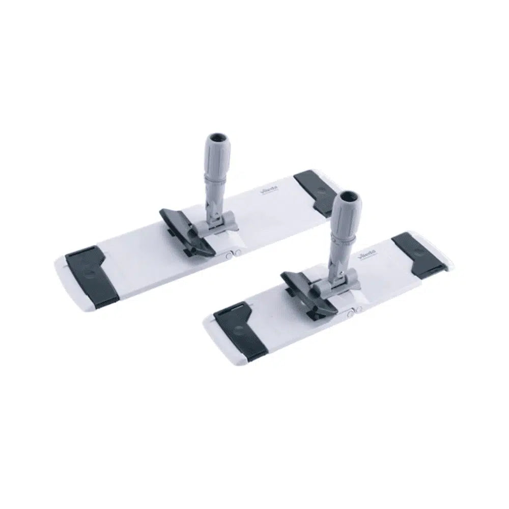 O Vileda GmbH Professional CombiSpeed Klapphalter inclui duas bases brancas e cinzentas com alças ajustáveis, ideal para fixar almofadas de limpeza.