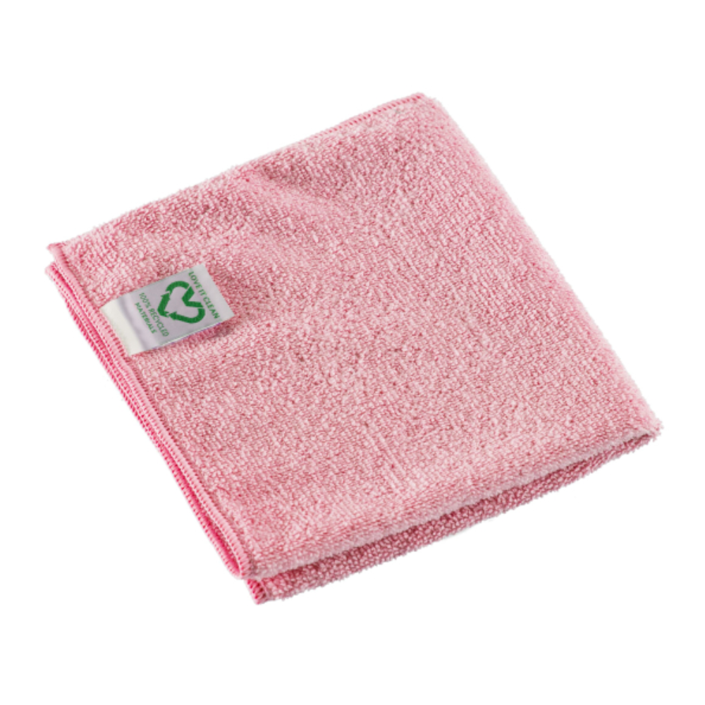 Ein rosa Vileda Professional r-MicroTuff Swift Mikrofasertuch aus Recyclingmaterial enthält ein kleines weißes Etikett mit einem grünen Recyclingsymbol und etwas Text. Die strukturierte Oberfläche ist sauber und ordentlich angeordnet.