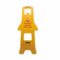 Um escudo de plástico amarelo em pé "Arcora Aviso Pinguim Inglês" da Arcora International GmbH com símbolo de aviso vermelho e texto em inglês é mostrado em um fundo branco. O escudo é entregue em uma caixa com 11 peças.