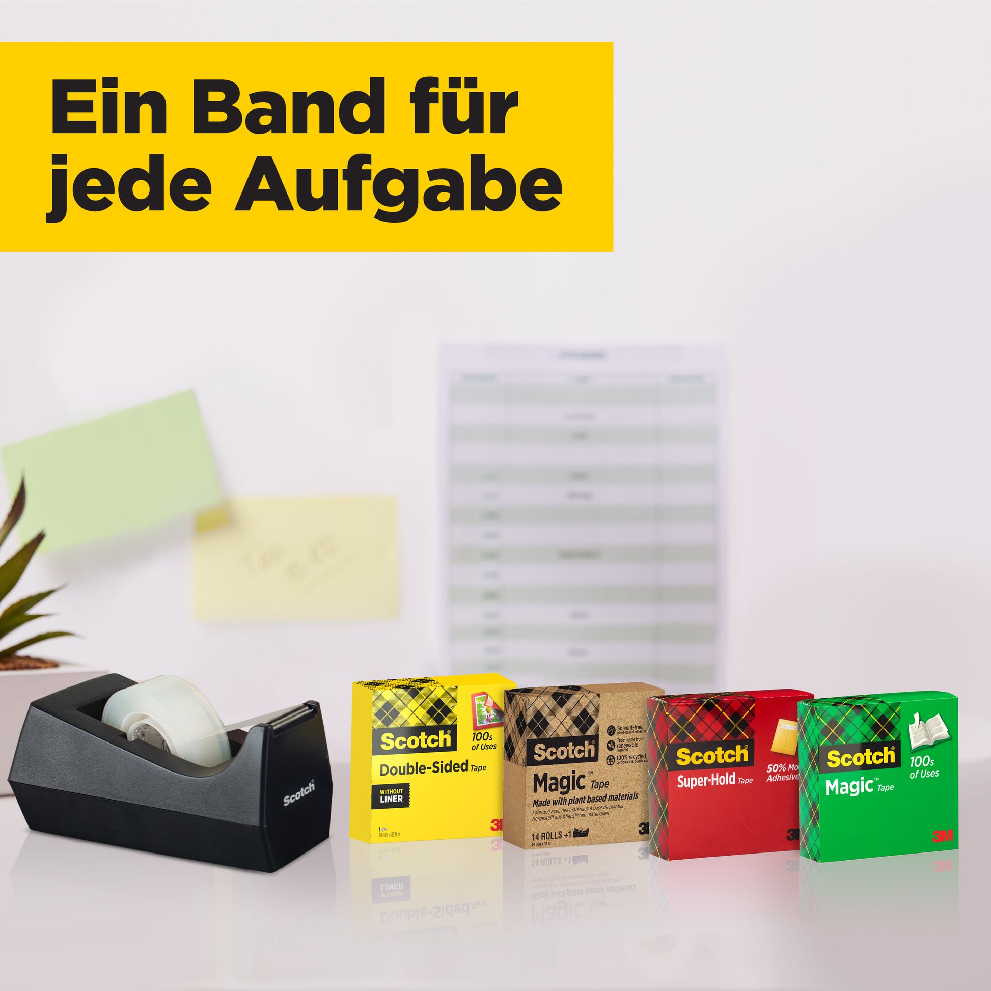 Ein Scotch® Super-Hold Secure Tape (1 Rolle, 19 mm x 25,4 m) von 3M Deutschland GmbH liegt auf einer weißen Fläche vor einem verschwommenen Kalender und Haftnotizen. Auf einem gelben Banner steht "Ein Band für jede Aufgabe.