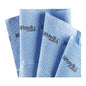 Quatro toalhetes de limpeza WypAll® ForceMax PowerClean em forma de quarto de círculo, da Kimberly-Clark GmbH, estão abertos e exibem o logotipo da marca. A sua textura rugosa é ideal para tarefas de limpeza exigentes. Caixa: 1 x 40 folhas.
